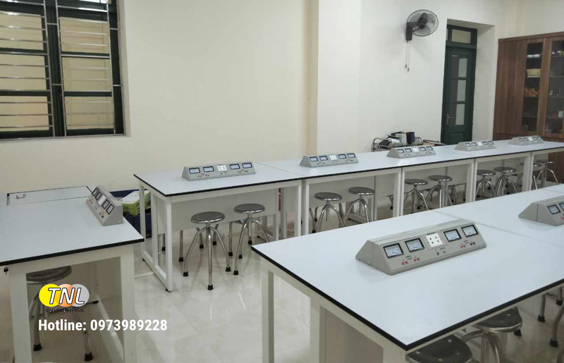 bàn thí nghiệm vật lý