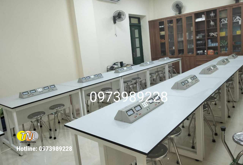 bàn thí nghiệm vật lý